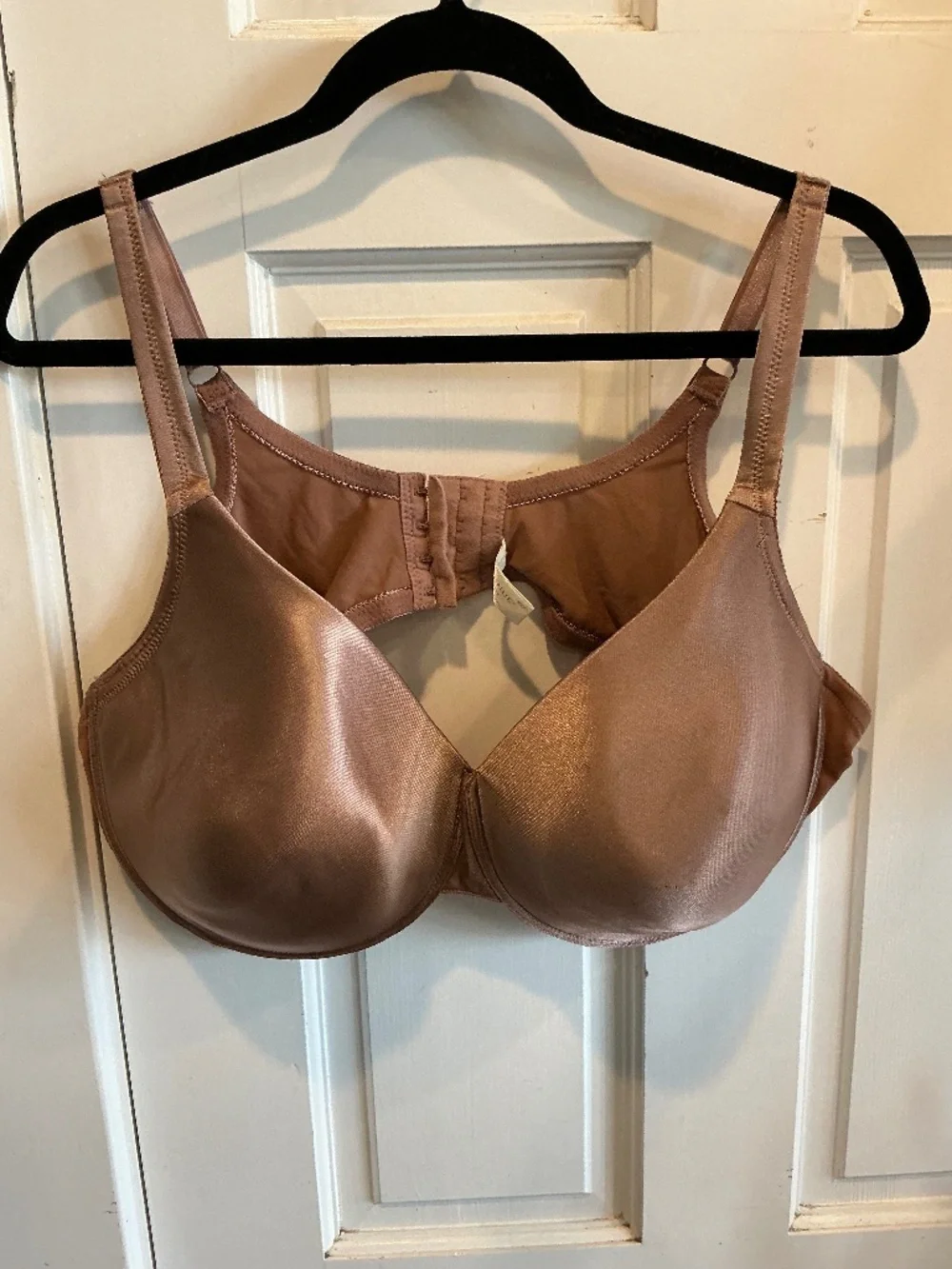 Avenue Body sateen underwire bra!  Brand new with tags!  Plus size 46DD